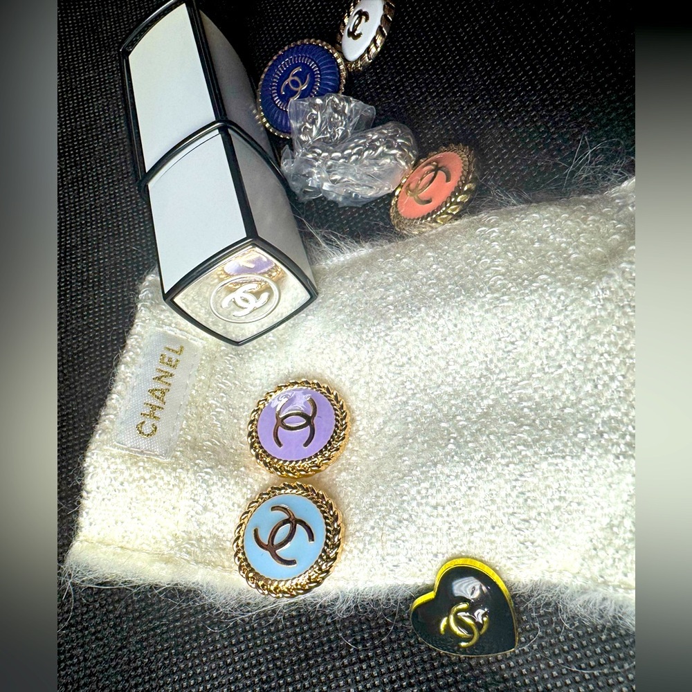 Chanel No. 5 Perfume Travel Set, Chain & Pouch Collectable, Limited Edition - Picture 4 of 10
